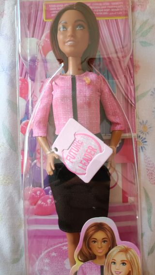 Muñeca Barbie Futura Líder