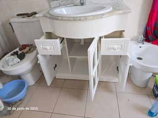 Mueble lavabo blanco usado