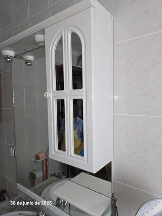 Mueble lavabo blanco usado