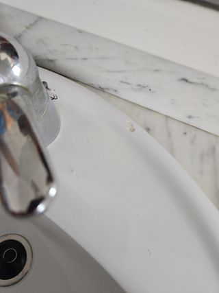 Mueble lavabo blanco usado