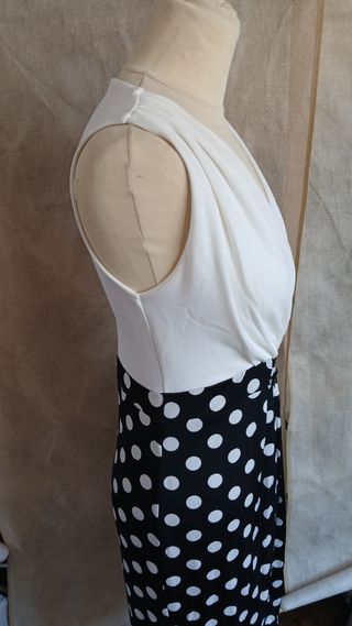Lovely polkadots woman dress midi size.
