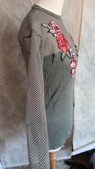 Embroidered net shirt long-sleeved