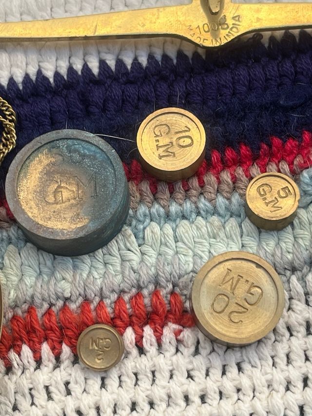 Bilancia antica in ottone