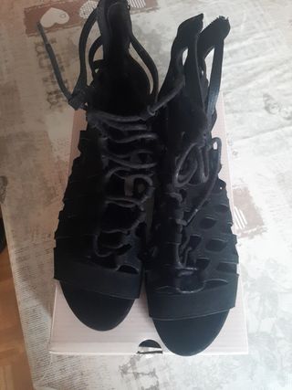 Sandalias romanas negras