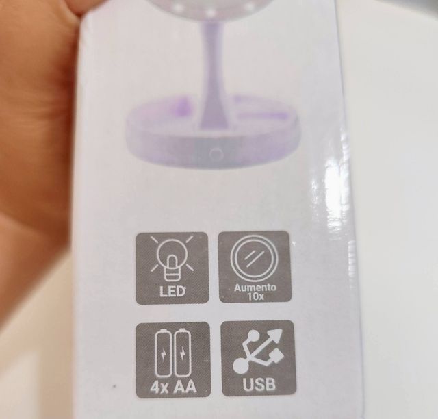 Specchio LED da tavolo double face con 10x