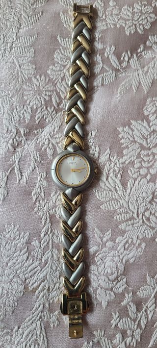 Reloj Citizen Titanio - Dorado y Plateado