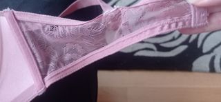 Sujetador rosa  triangular de encaje