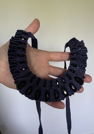 Collar terciopelo/piedras morado