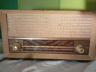 Radio antigua Telefunken
NO FUNCIONA 