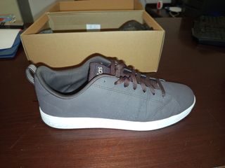 Zapatillas Adidas marrón