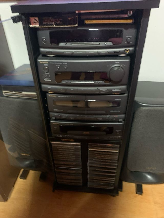 Cadena Technics - HiFi con 50 CD DE Musica clasica