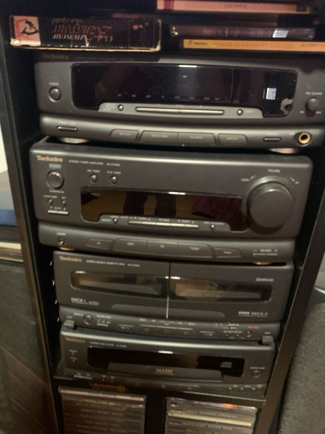 Cadena Technics - HiFi con 50 CD DE Musica clasica