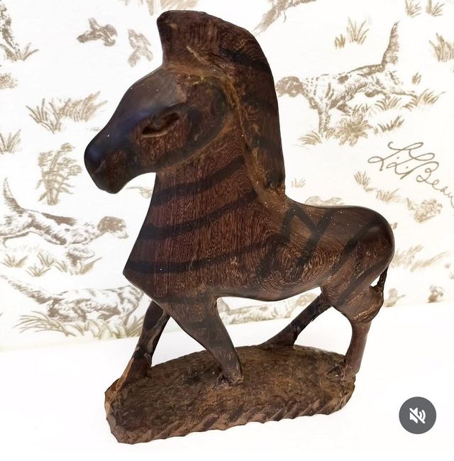 Figura cebra madera étnica