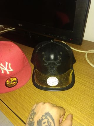 Gorra New Era Bulls - Negra y Dorada