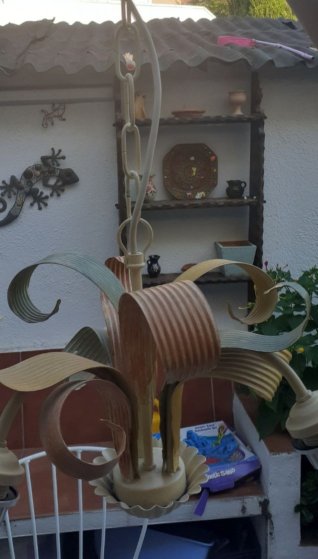 Lampada da soffitto vintage a 3 luci con foglie