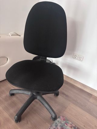 Silla oficina giratoria negra