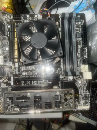 Placa base Gigabyte GA-B85M-D3H
