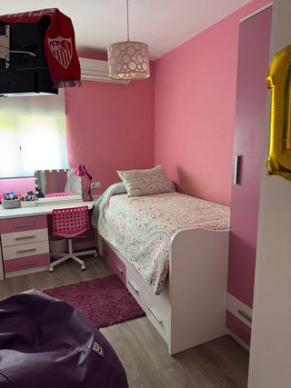 Habitación infantil blanco y rosa