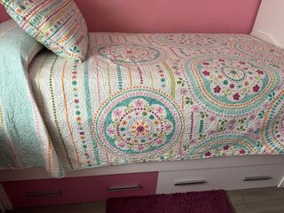 Habitación infantil blanco y rosa