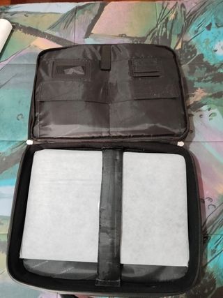 Funda portátil negra