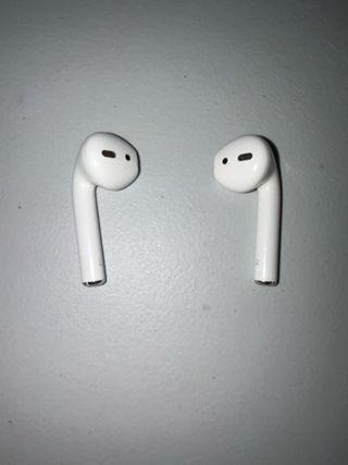 iPhone 11 + Airpods 1ª Gen