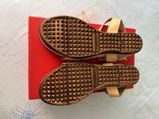 Sandalias Wonders. Nuevas. Talla 38