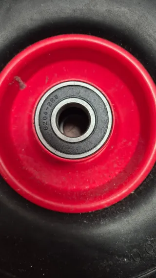 2 Ruedas macizas 8" neumático