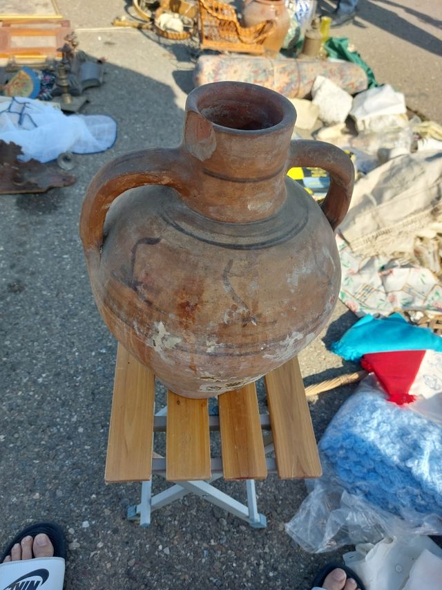 Cántaro antiguo de barro