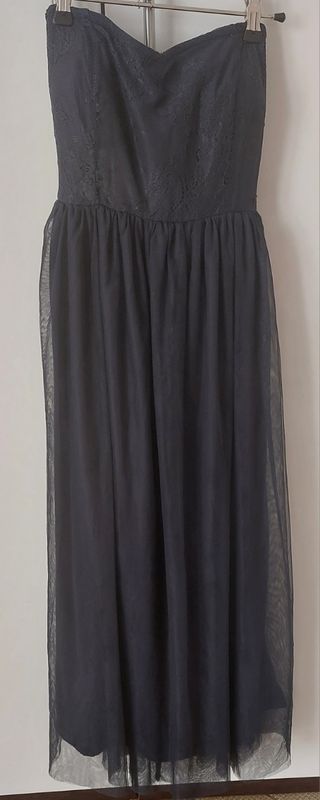 Vestito blu notte in pizzo e tulle