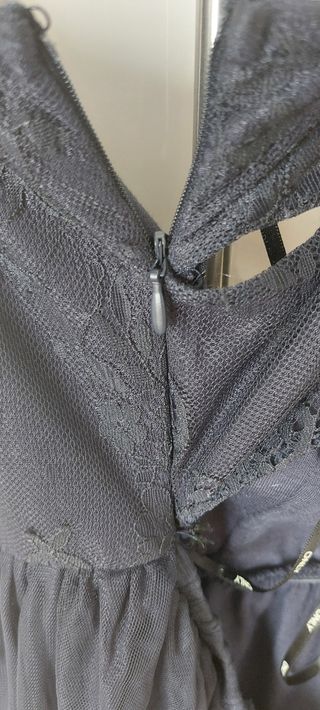 Vestito blu notte in pizzo e tulle