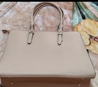 Bolso beige organizador