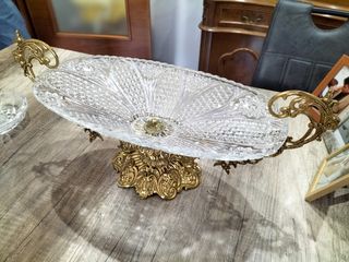 Candelabros, bandeja y Reloj dorados estilo antigu
