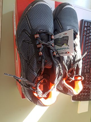 ZAPATOS DE SEGURIDAD COFRA N40