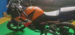 Honda CBR 125R 2005 Repsol