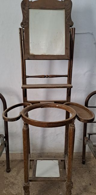 Mueble lavabo antiguo. Hermosa joya para reparar
