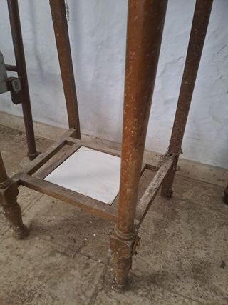 Mueble lavabo antiguo. Hermosa joya para reparar
