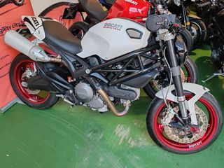 Ducati monster 696 A2