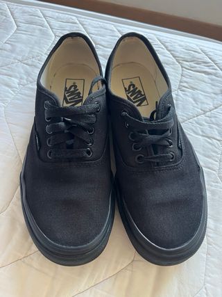 Vans Authentic negras - Talla 39