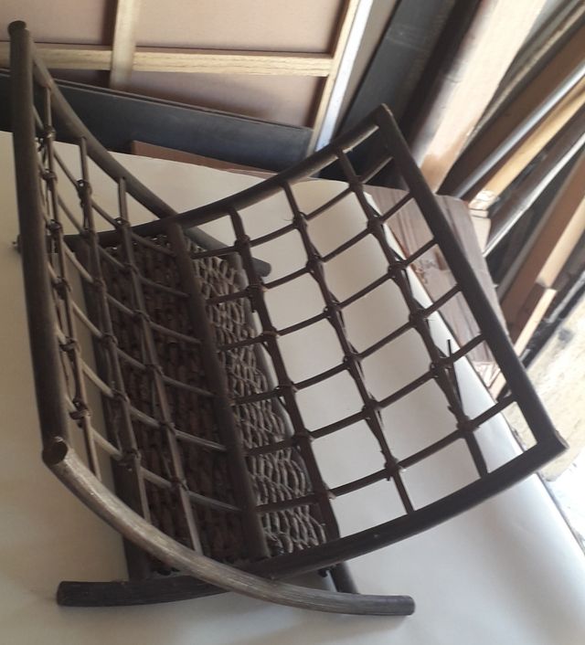 Portariviste vintage in legno intrecciato