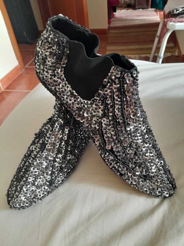 Botines ballerina negros plata