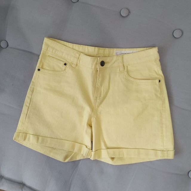 Shorts vaqueros amarillos mujer