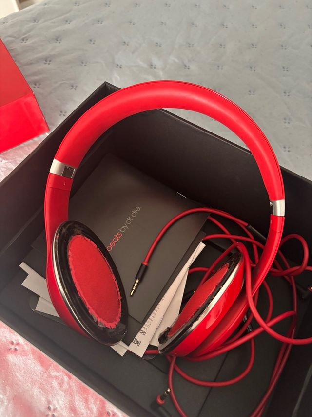 Auriculares Beats Studio rojos