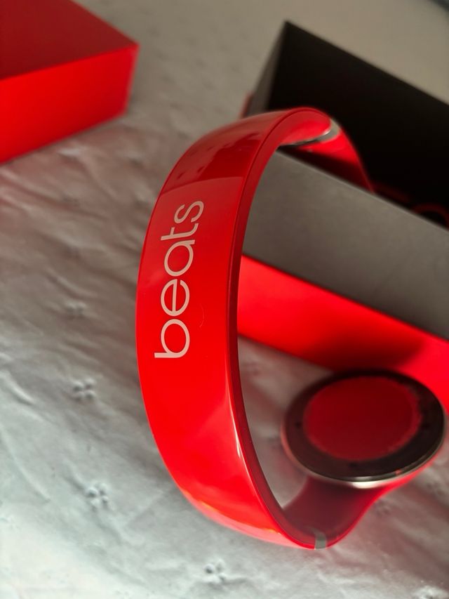 Auriculares Beats Studio rojos