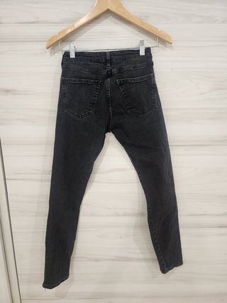 2 pantalones vaqueros Zara