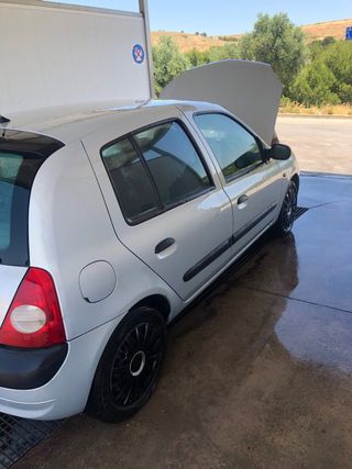 Renault Clio 2004