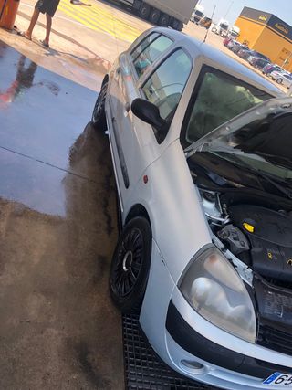 Renault Clio 2004