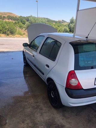 Renault Clio 2004