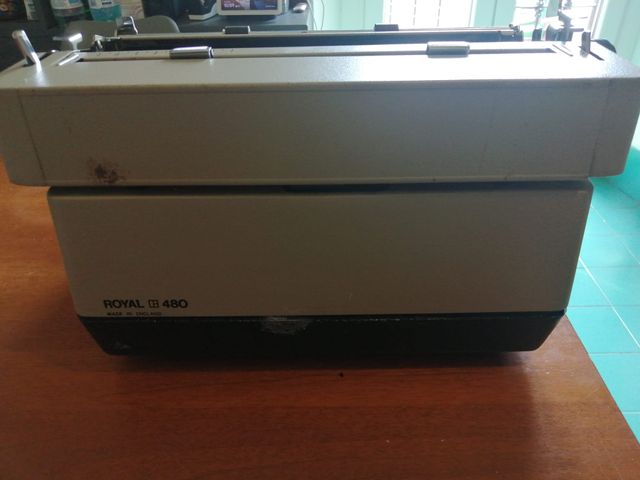 Macchina da scrivere Royal 480 vintage