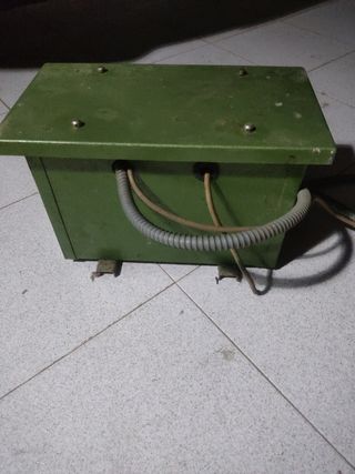 Transformador trifásico Dee 2 kva en buen estado.