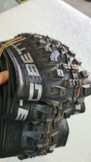 2 Cubiertas Enduro Tubeless Ready Schwalbe 29x2.40